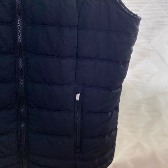 TOMMY HILFIGER VEST💙 - Picture 2 of 8